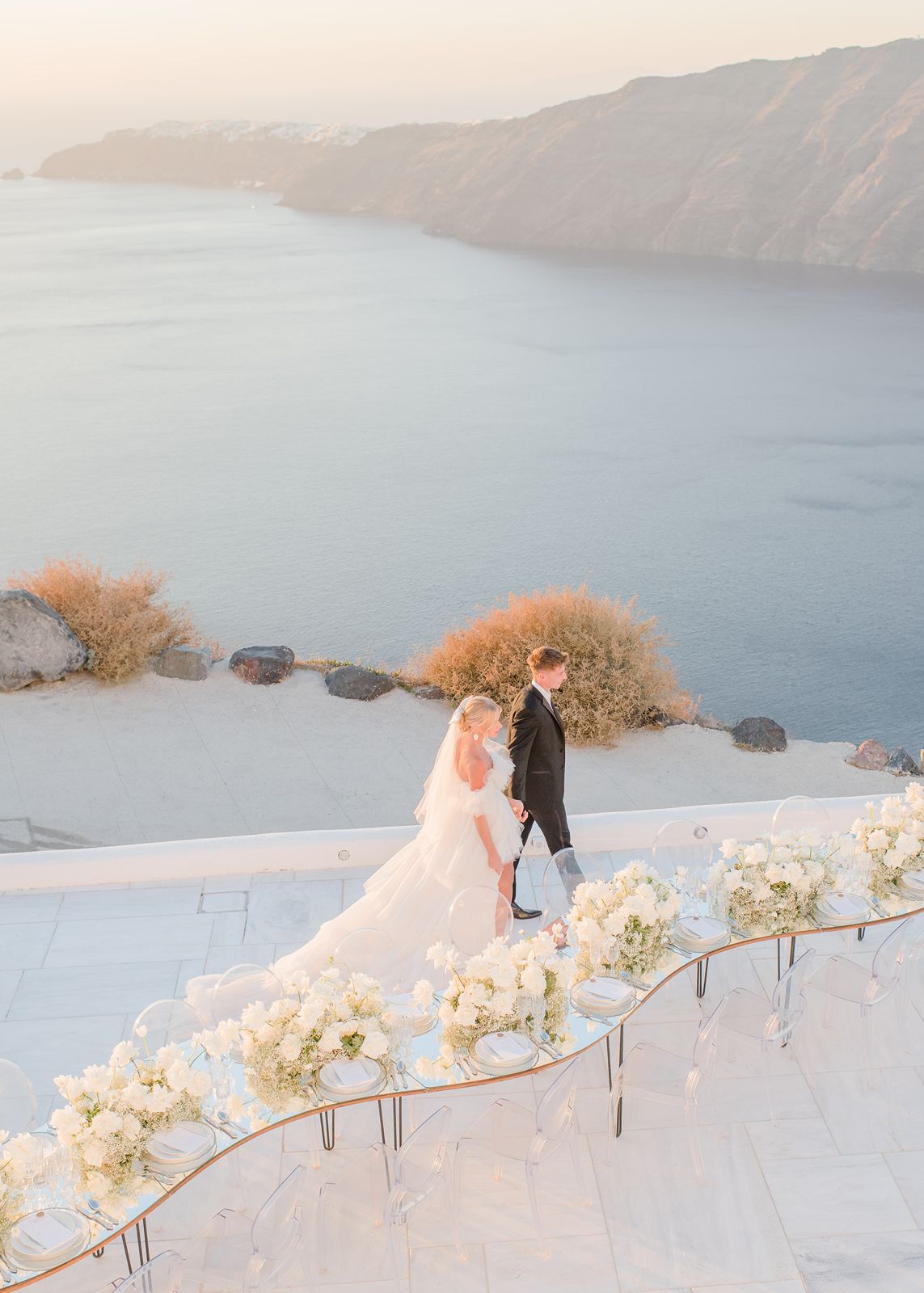 Santorini wedding pictures at golden hour